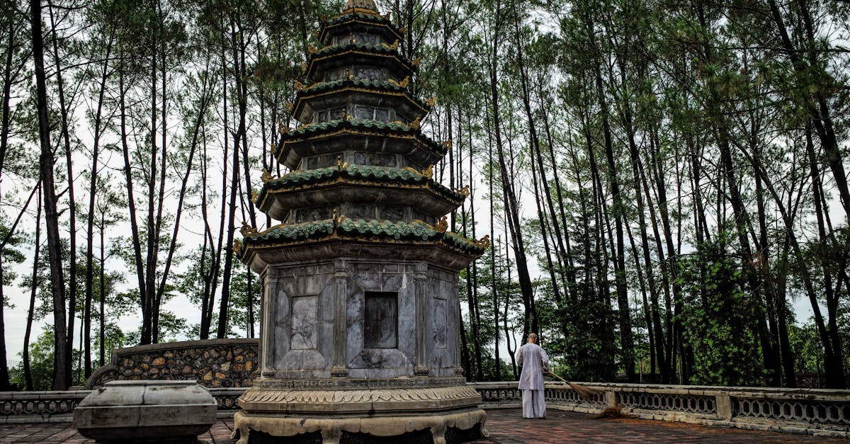 Designing Transitions to Connect Garden Spaces