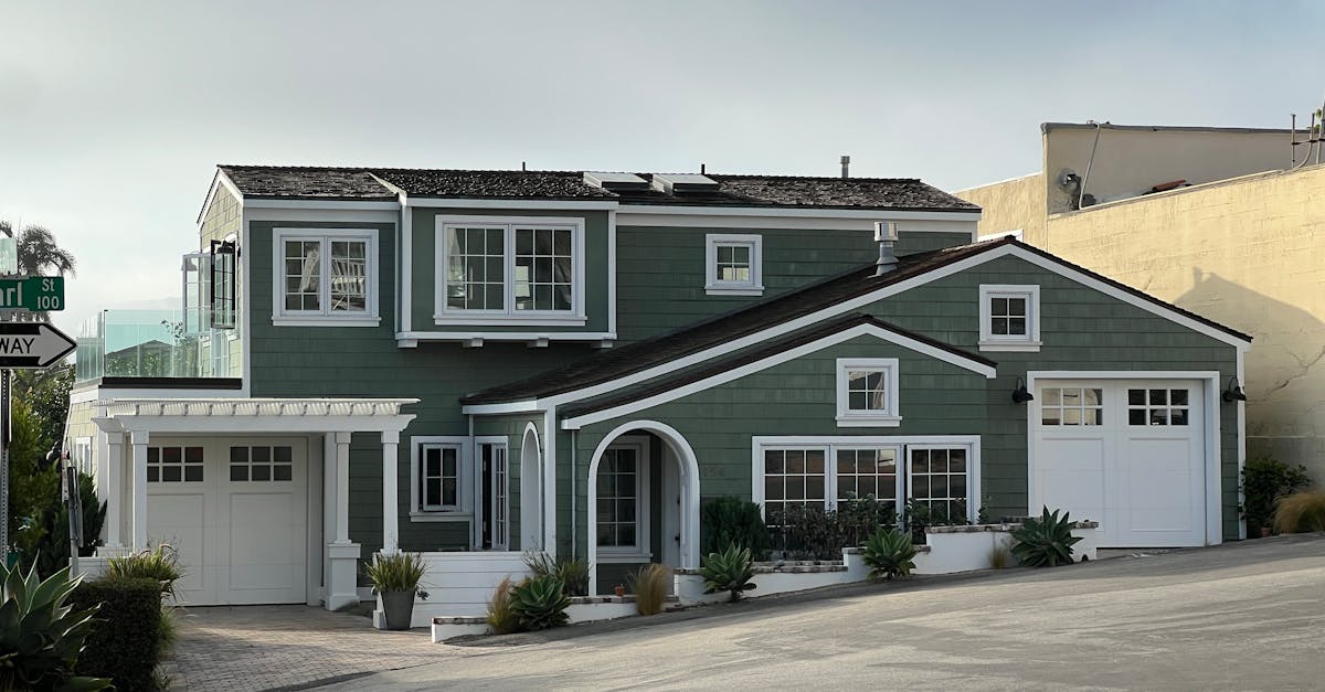 Incorporating Pathways for Seamless Transitions in Landscaping