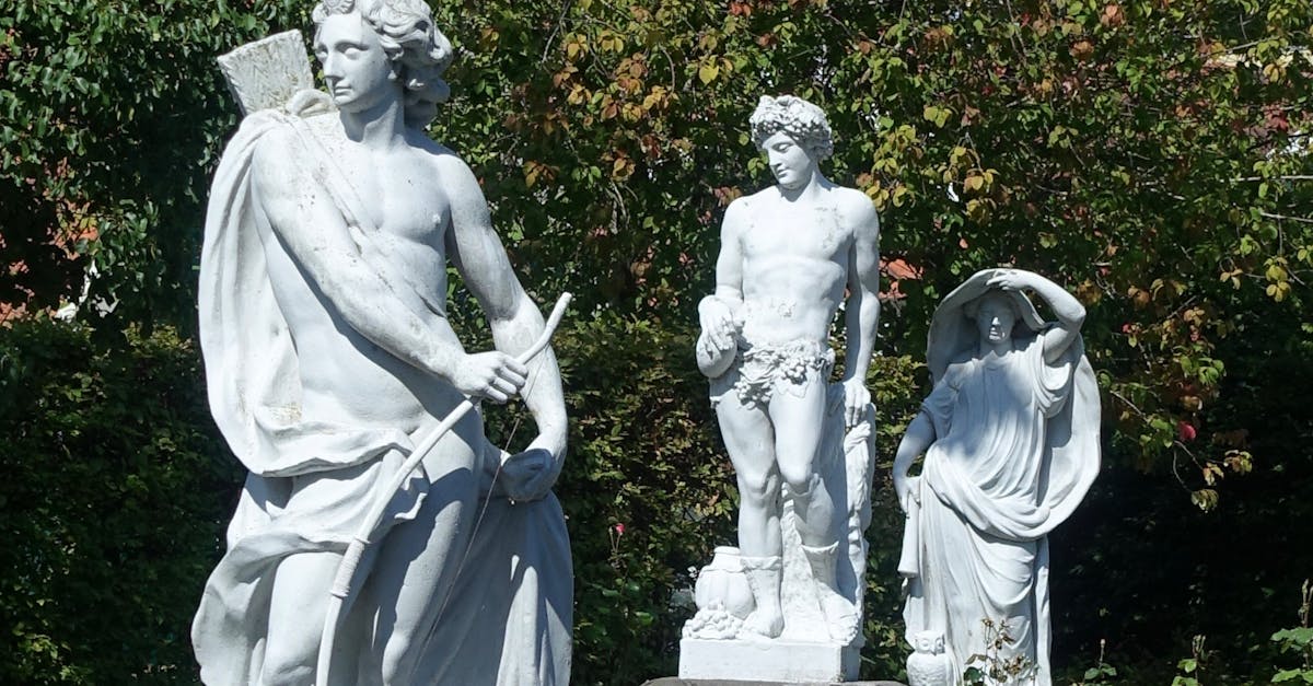 Maintenance Tips for Informal Balance in Landscape Gardening